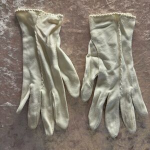 Vintage creamcolored gloves. #7